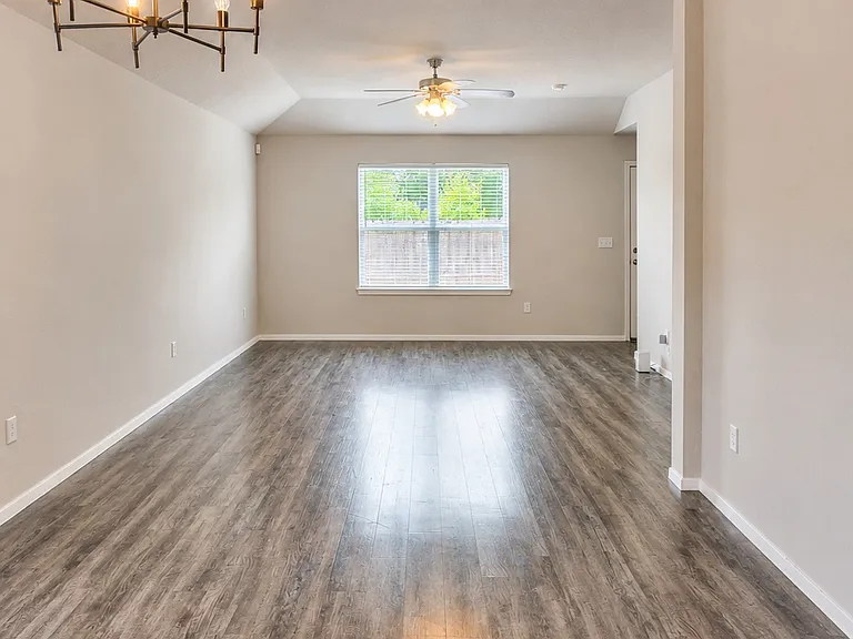 1221 S Ivory Bill Ln — Photo 4