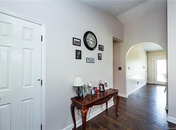 4th image of 3905 Autumn Wood Dr