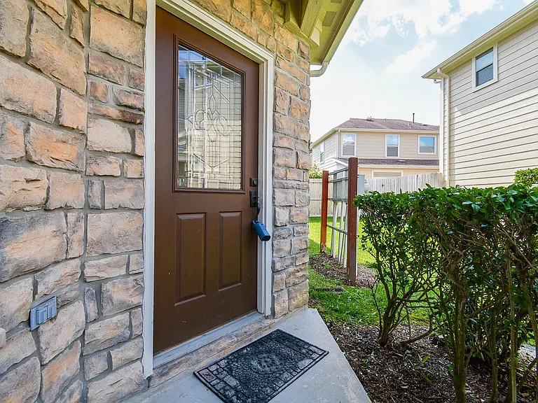 16021 Summerville Lake Dr — Photo 8