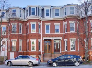 691 E 8th St #3, South Boston, MA 02127