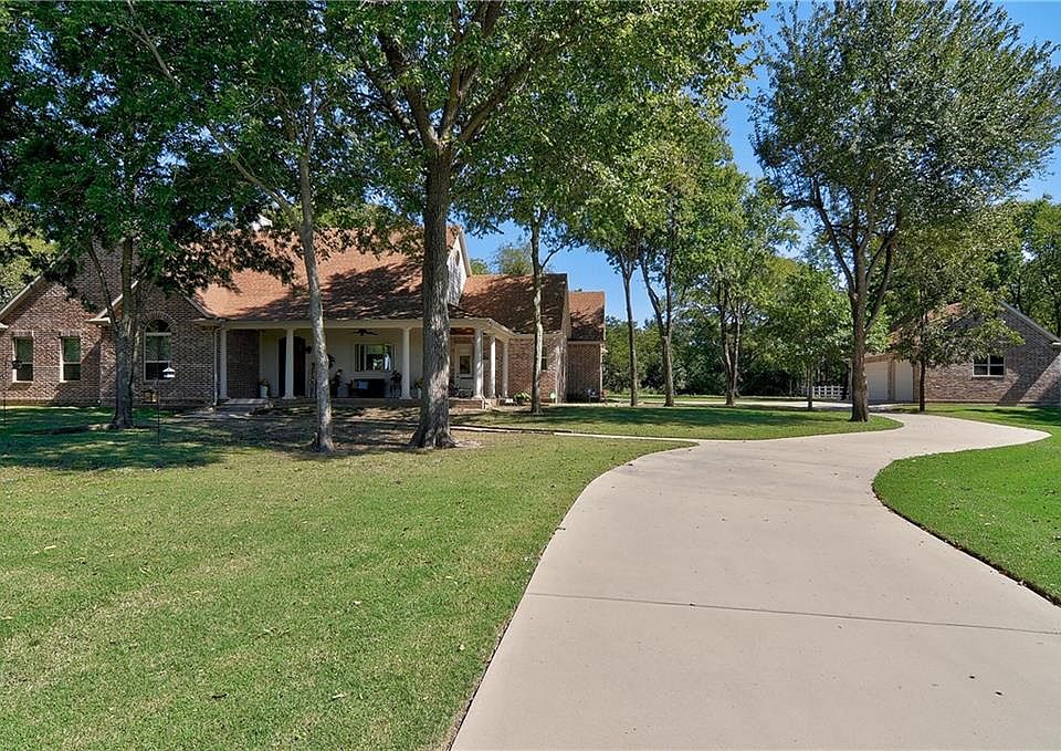 1st image of 2927 Cathleen Ln