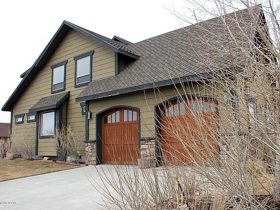 2nd image of 445 Meadowood St