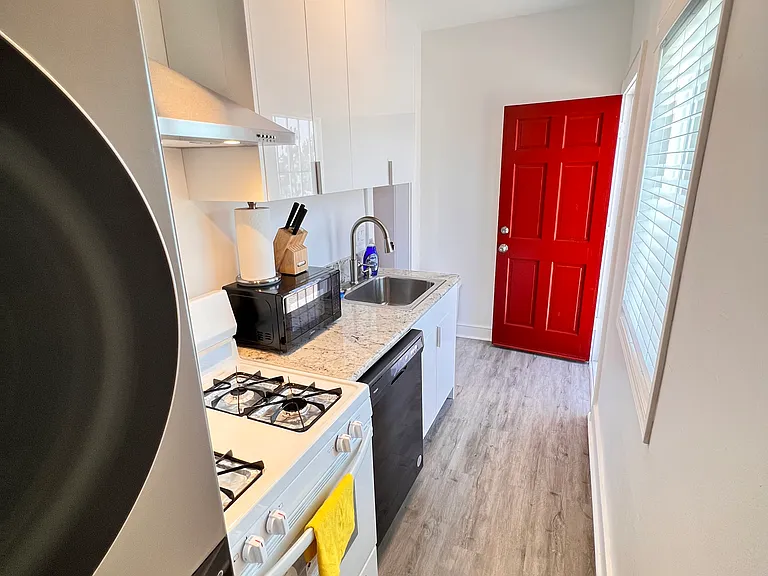 329 1/2 S Electric Ave #329B — Photo 6