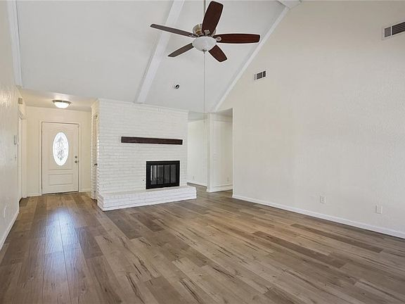 5th image of 3225 Hidden Cove Dr