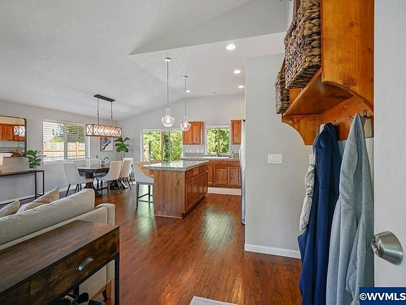 2nd image of 1681 Douglas Ave SE