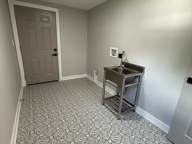 608 S Olive St — Photo 20