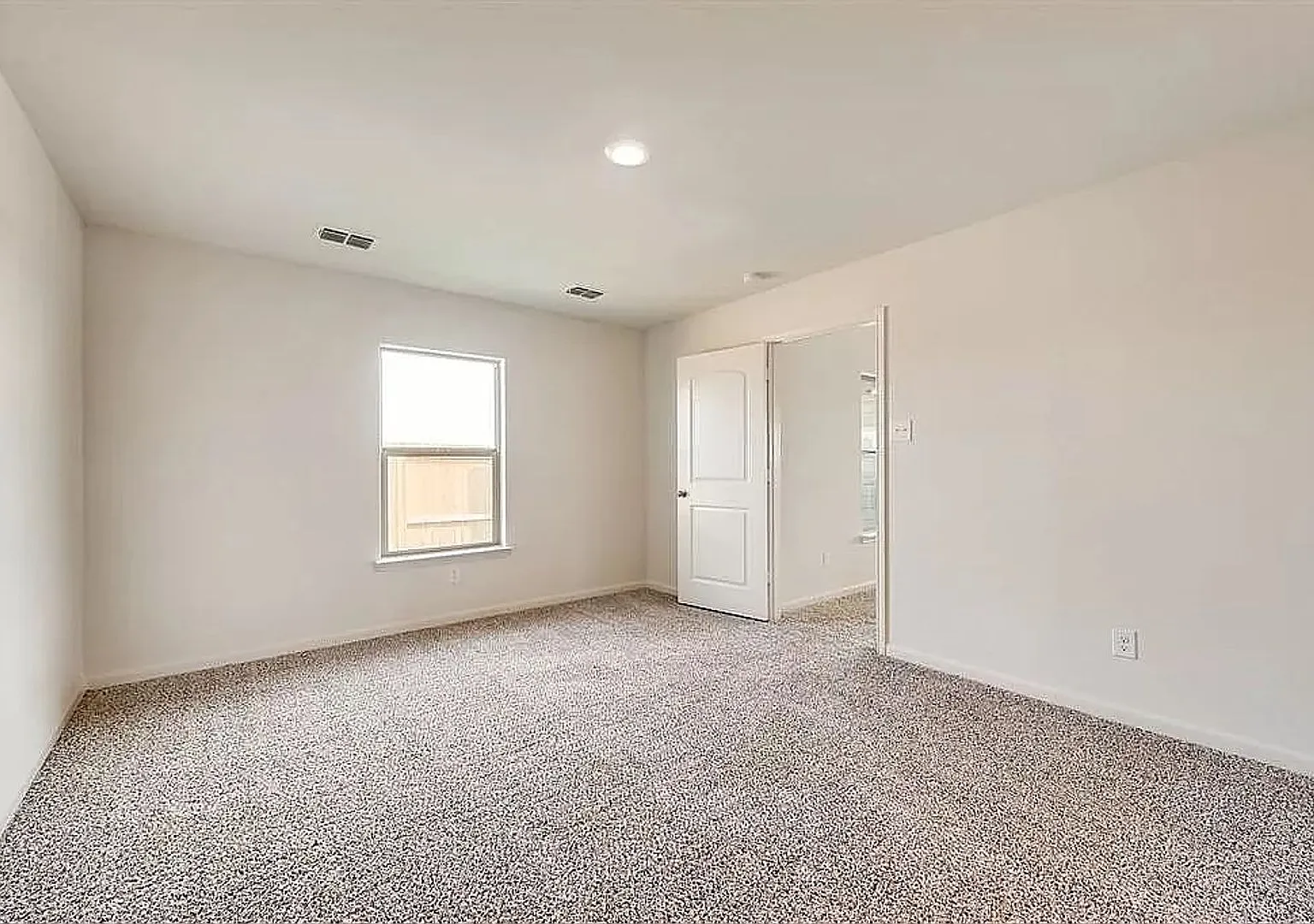Room in 4 Bedroom Home at Musselshell Dr — Photo 3