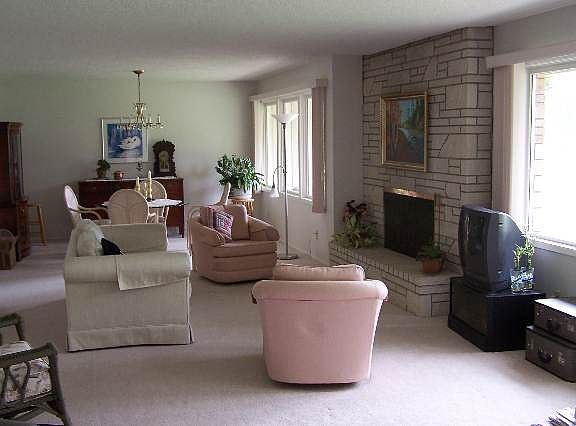 4th image of 511 N Pend Oreille Blvd