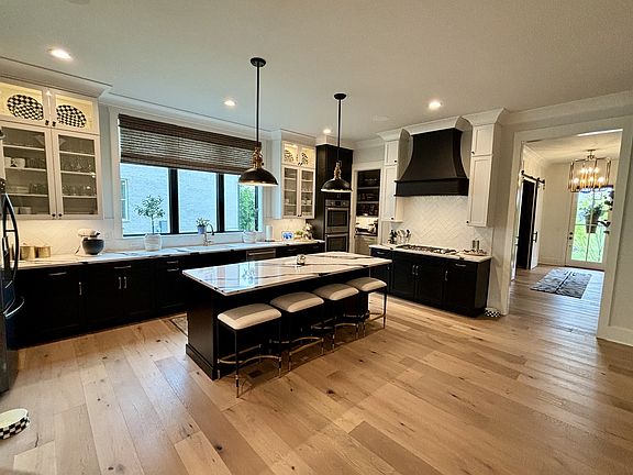 3rd image of 2705 Otterham Dr