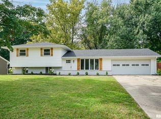 1320 Springfield Rd, East Peoria, IL 61611