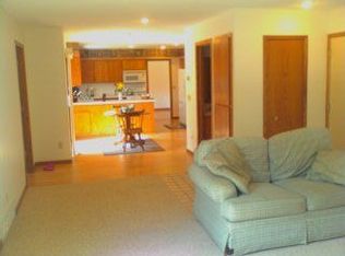 1769 McKnight Rd N, Maplewood, MN 55109