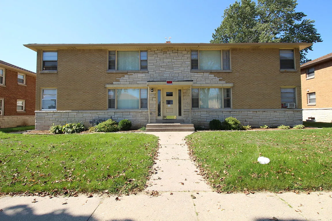 4031 N 61st St photo 1