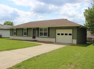 1111 N Bluegill St, Nixa, MO 65714