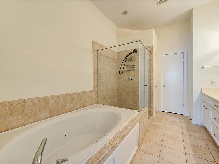 2710 Hullsmith Dr #402 — Photo 31