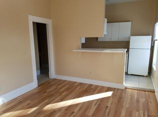 1033 S 30th Ave APT 3, Omaha, NE 68105