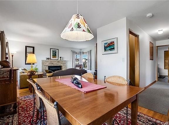 Open layout with dining room and kitchen