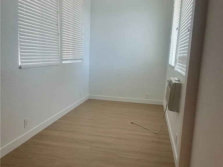 897 Wabash Ct — Photo 32