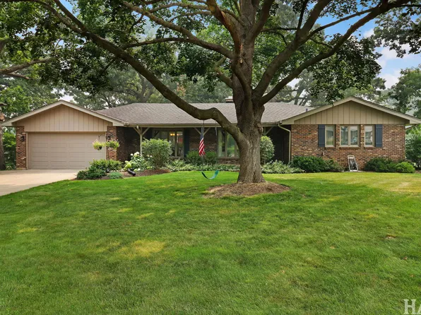1059 Branch Rd, Gurnee, IL 60031