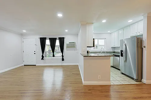 620 E Lexington Ave #16 Photo 1