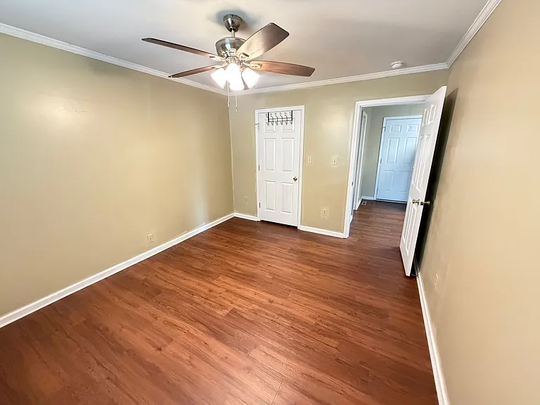 231 S Central Ave — Photo 9
