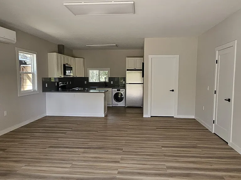 1159 Swanson Ln #A — Photo 4