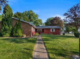 2414 Elizabeth St, Urbana, IL