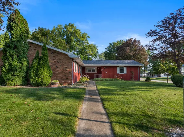 2414 Elizabeth St, Urbana, IL 61802