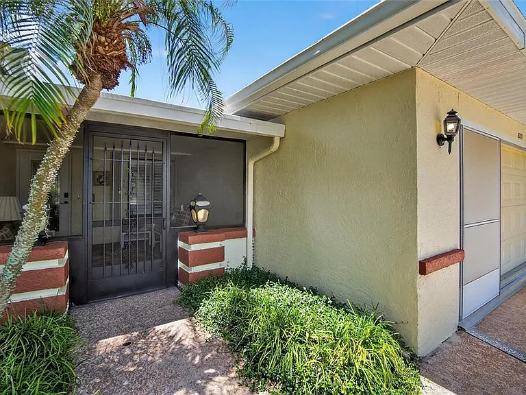2221 Ivan Ct — Photo 2