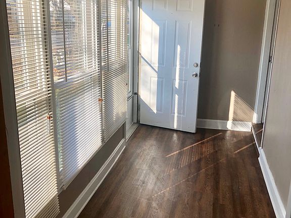 2nd image of 919 Conway Ave