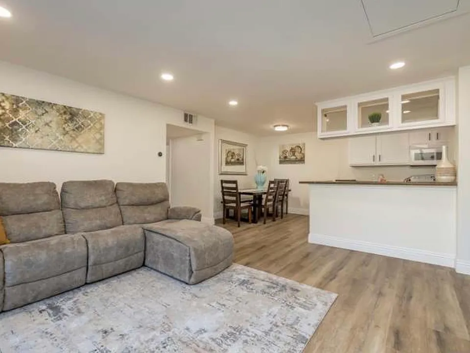 12730 Laurel St #305