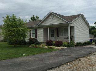 1928 Smiths Grove Oakland Rd, Smiths Grove, KY 42171