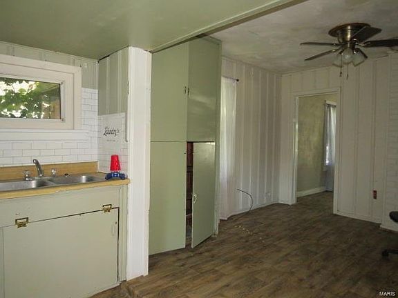 5th image of 2709 Sanford Ave