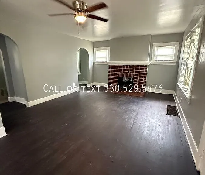 745 Noble Ave — Photo 2