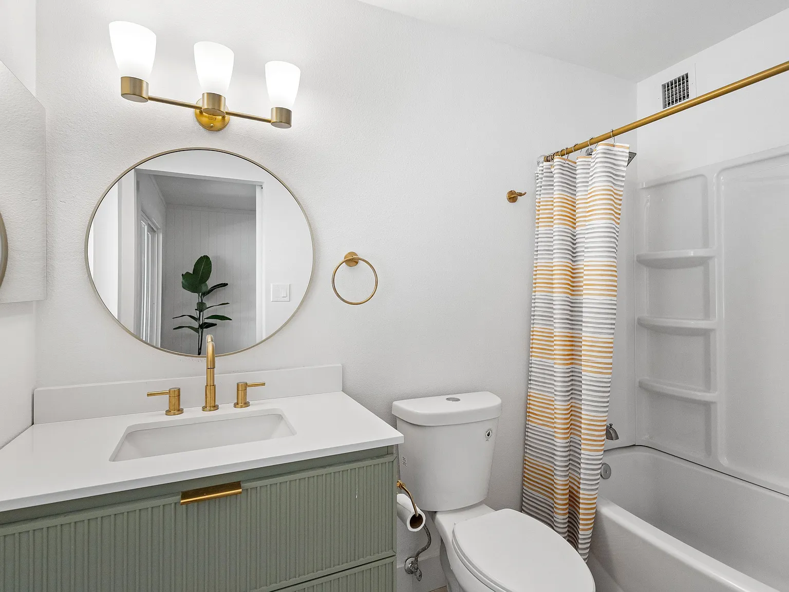 3 bed, 2011 sqft, $2,500 — Photo 4