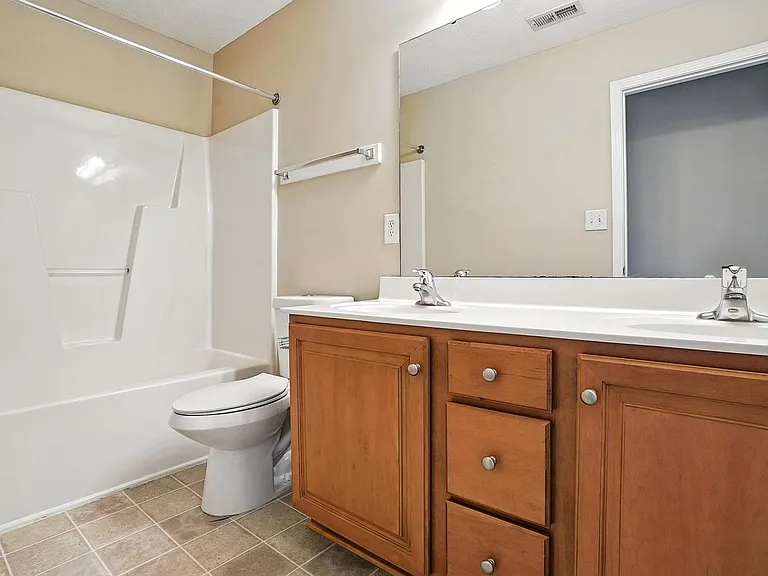 2006 Mirror Dr — Photo 20