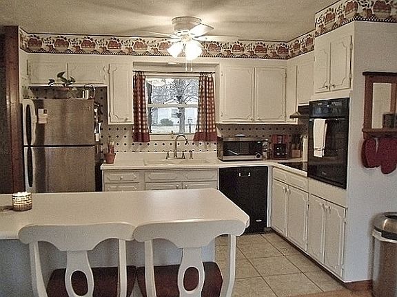 3rd image of 29 W Lawrin Blvd