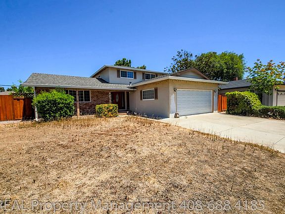 2nd image of 807 Shetland Pl