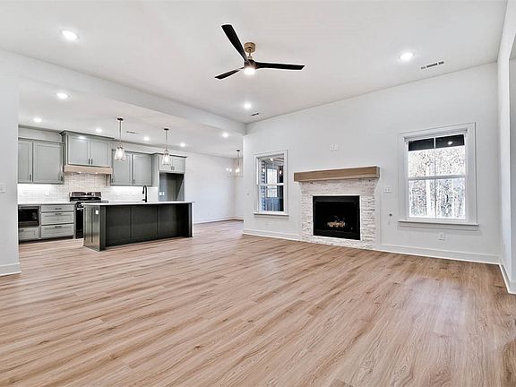5th image of 20 Orkney Dr