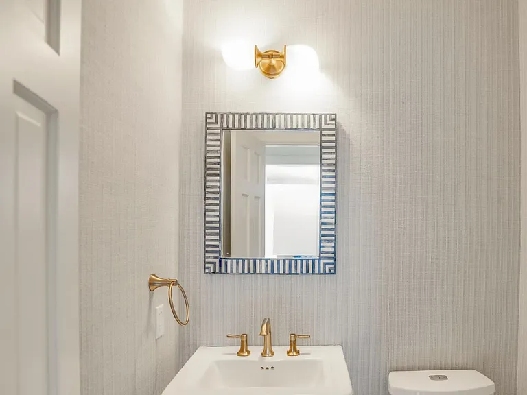 401 Town Ln — Photo 10