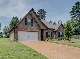 409 Robin Cv, Senatobia, MS 38668