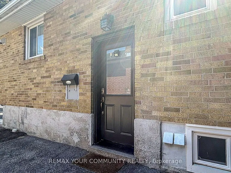 41 Shropshire Dr #BASEMENT — Photo 3