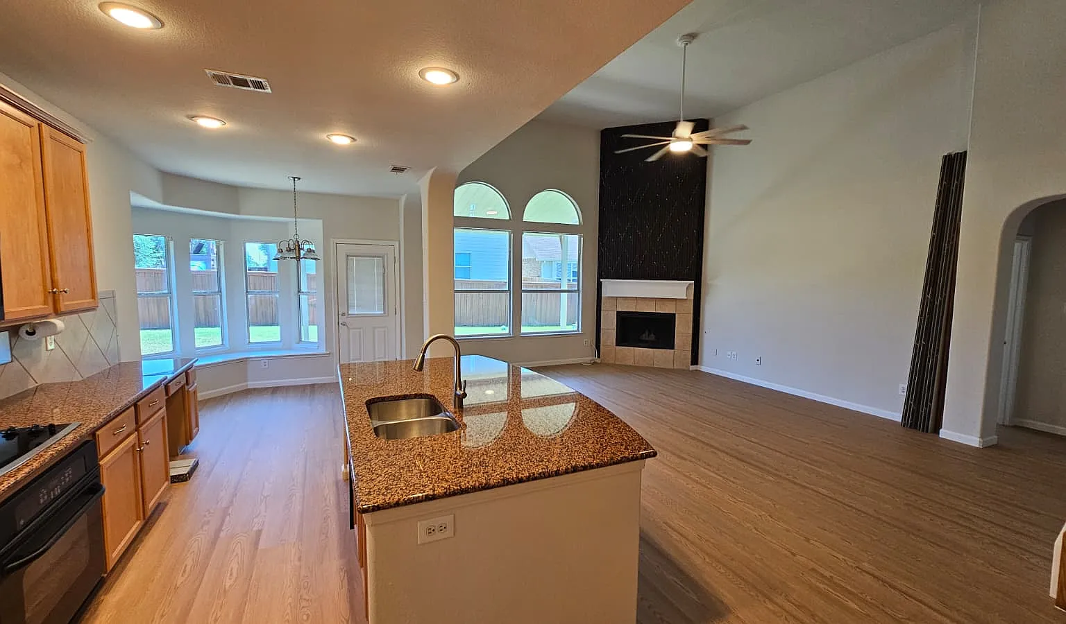 4 bed, 2.5 bath, 2846 sqft, $3,149 — Photo 2