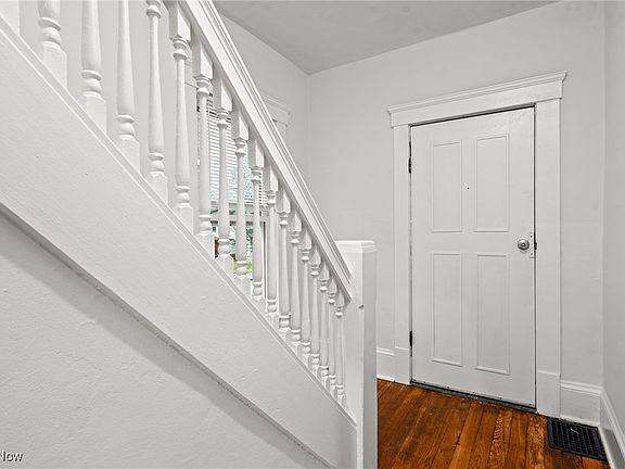 4th image of 1370 Bonnieview Ave