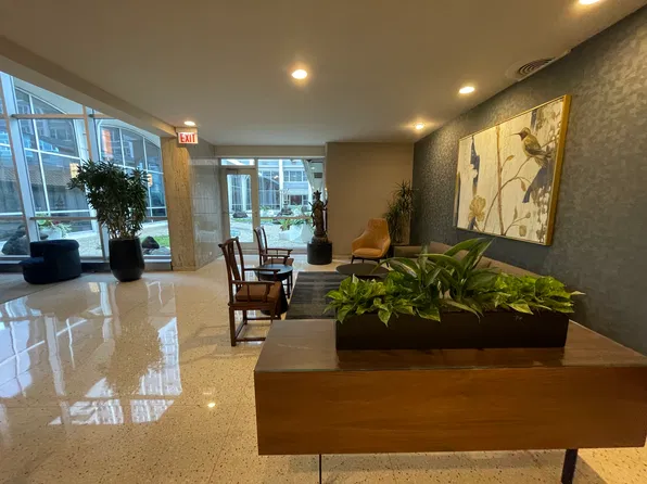 4250 N Marine Dr, Chicago, IL