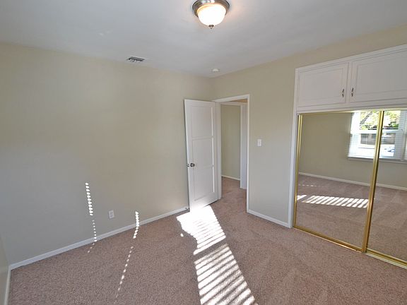5th image of 3645 Belle St