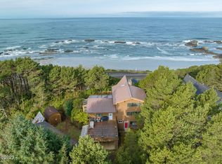 8986 NW Grandview St, Seal Rock, OR