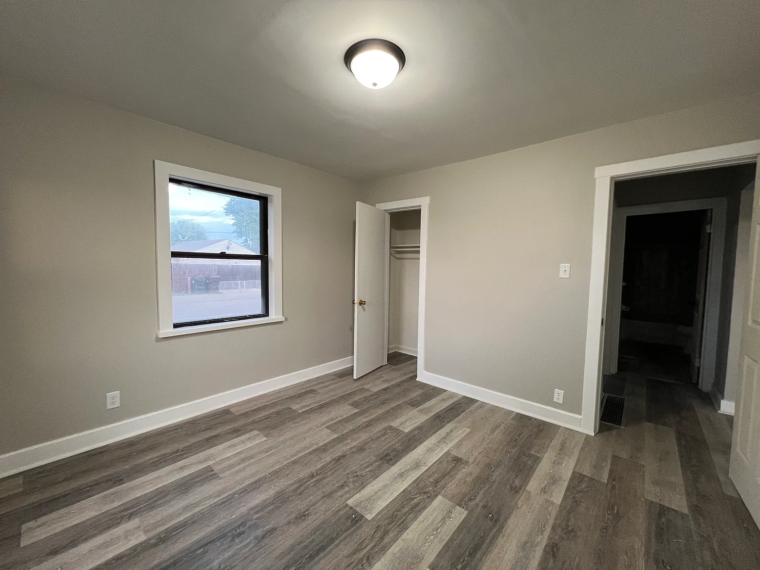 Updated 2BD/1BA Apartment - 1560 Cardington Rd, Kettering — Photo 3