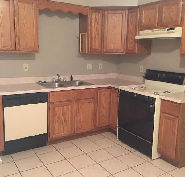 6073 Delaware Dr — Photo 4