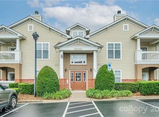 16724 Amberside Rd E, Cornelius, NC 28031