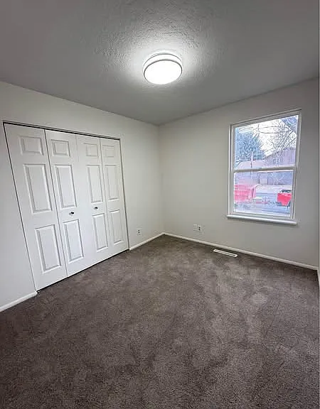 1586 Golden Gate St — Photo 3